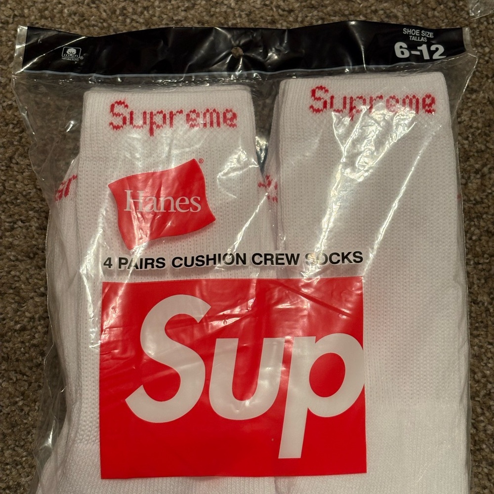 Hanes Supreme White Cushion Crew Socks - 4 Pairs